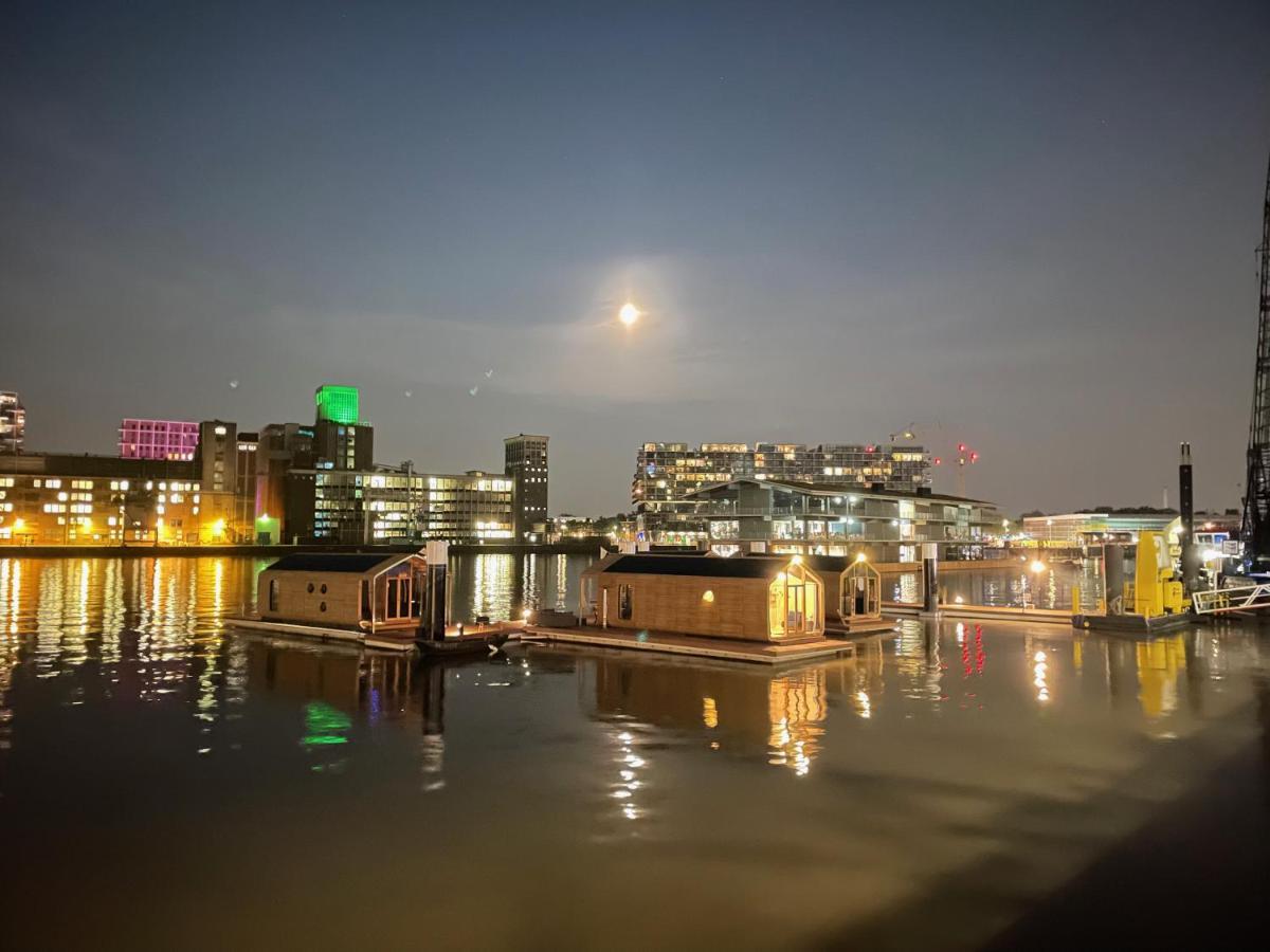 Wikkelboat Nr2 At Floating Rotterdam Rijnhaven Roterdão Exterior foto